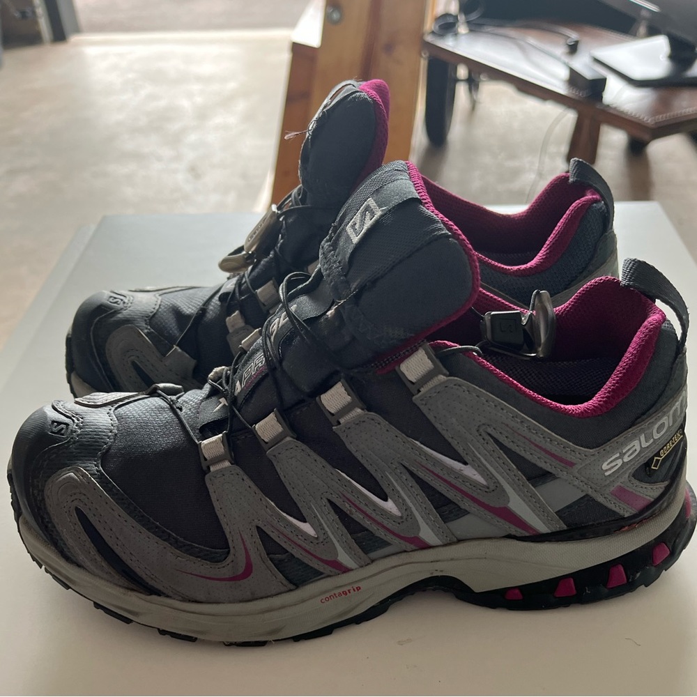 Salomon womens XA Pro 3D with GoreTex - size 6 or 37.5